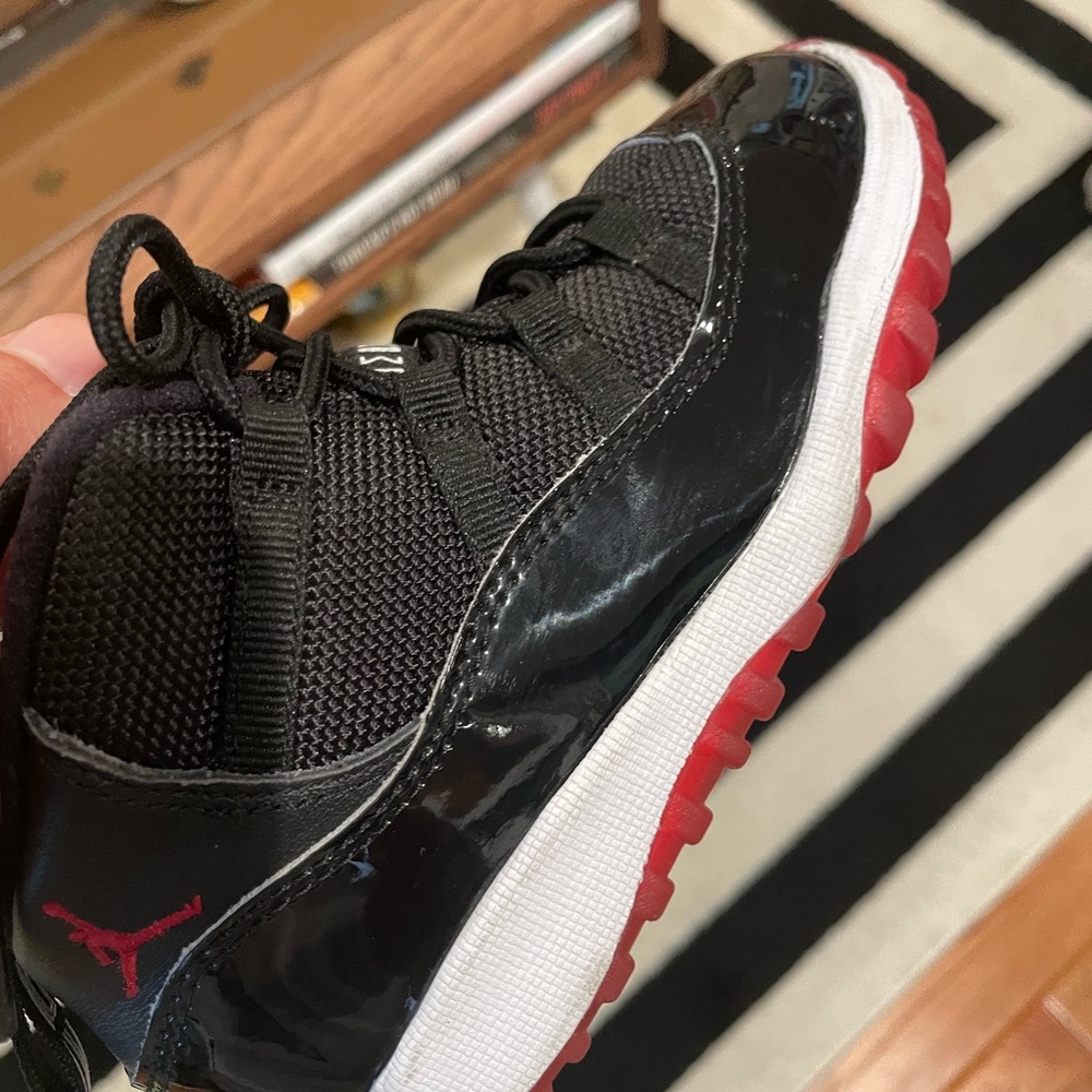 Toddler Nike Air Jordan 11 Retro "Bred" – Size 10C - Picture 10 of 12